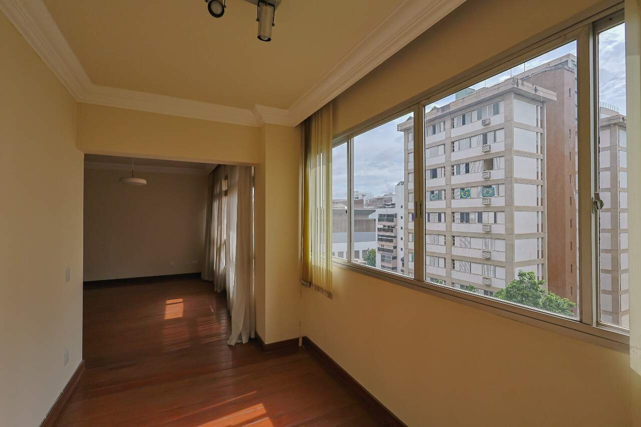 Apartamento à venda no Lourdes: 