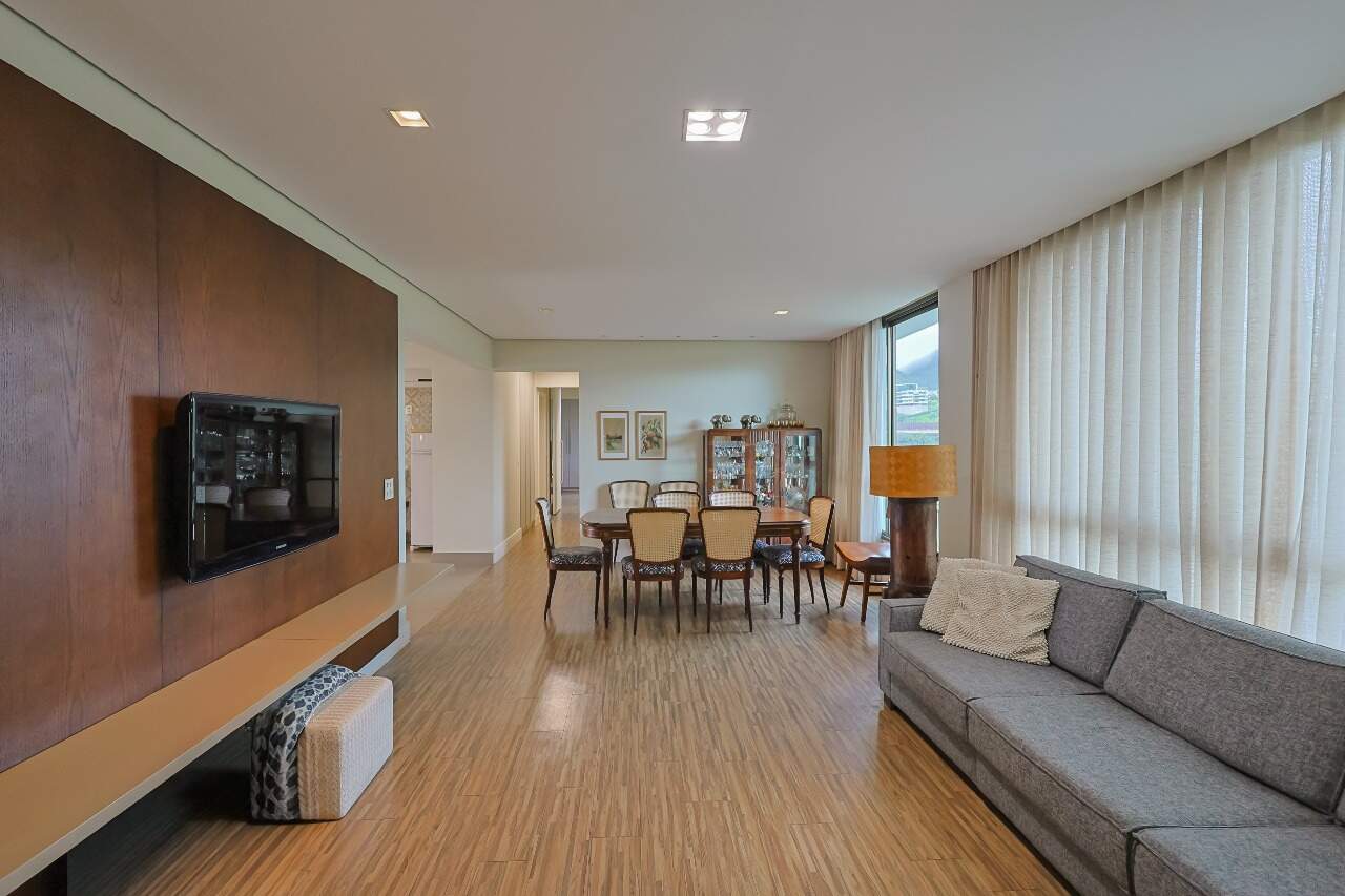 Área privativa à venda no Vale dos Cristais: 