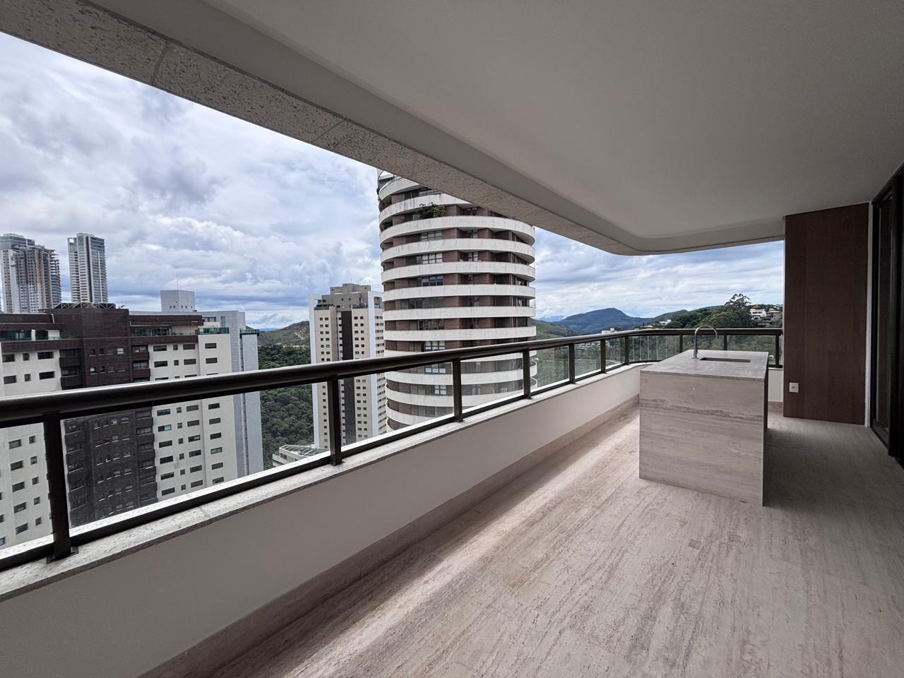 Apartamento à venda no Vale do Sereno: 