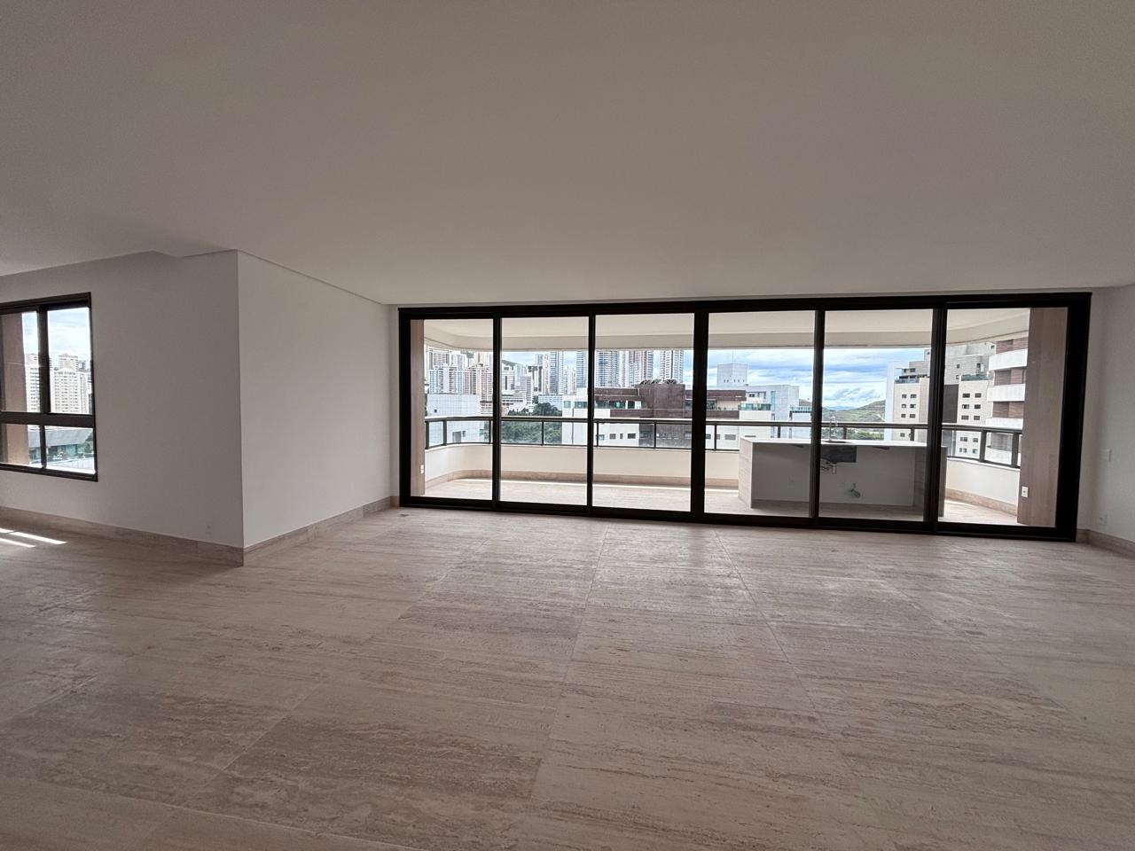 Apartamento à venda no Vale do Sereno: 