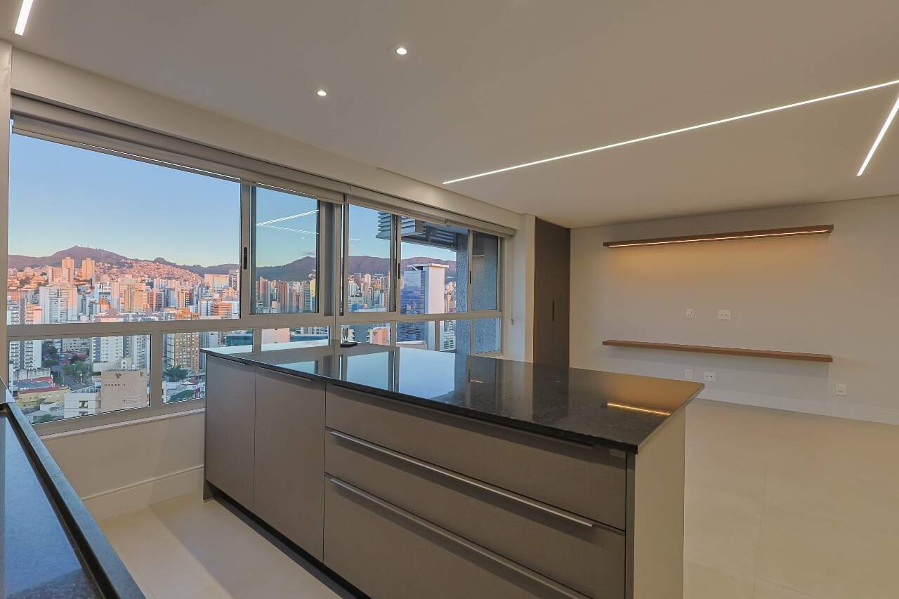 Apartamento à venda no Funcionários: 