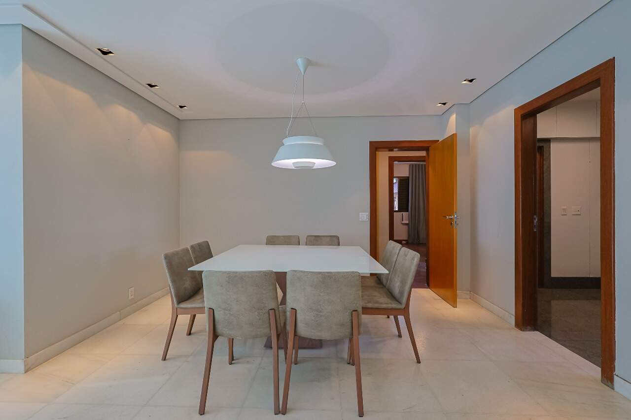 Apartamento à venda no Carmo: 