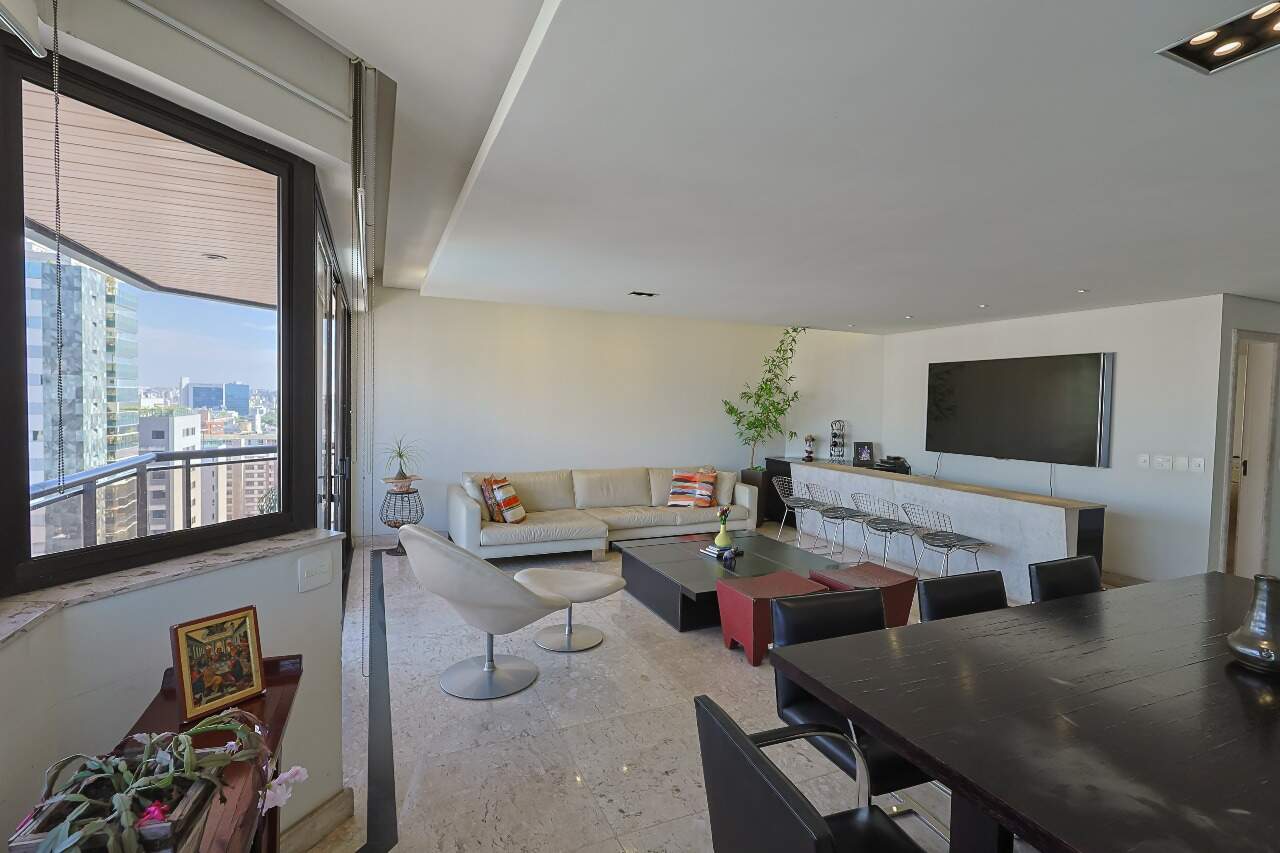 Apartamento à venda no Lourdes: 