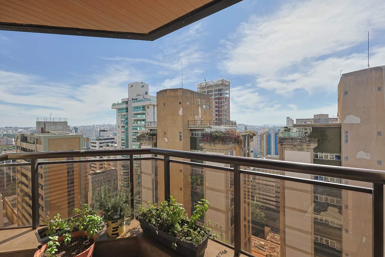Apartamento à venda no Lourdes: 