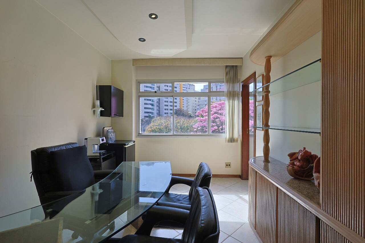 Sala à venda no Savassi: 