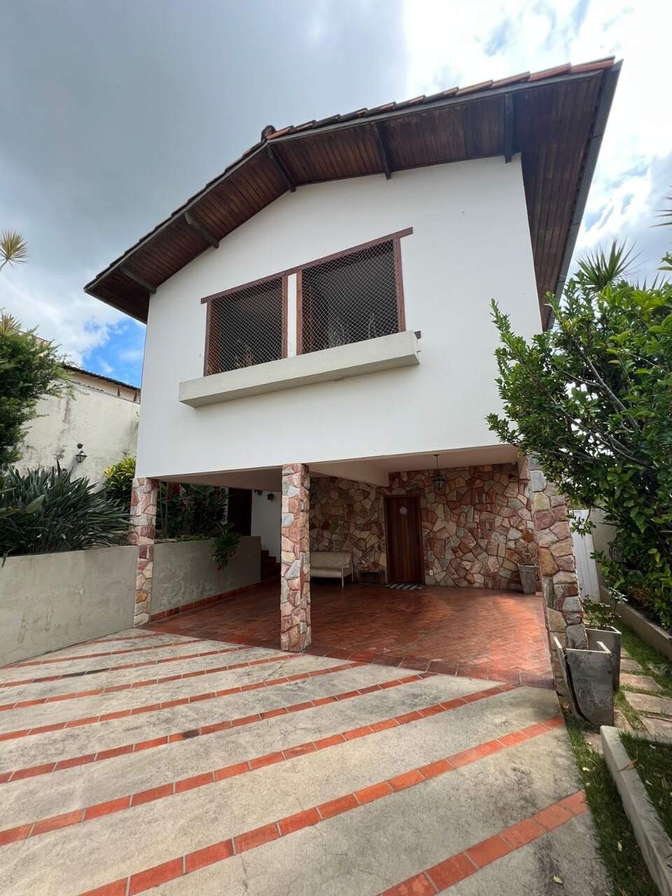 Casa à venda no Roberto Belisário: 