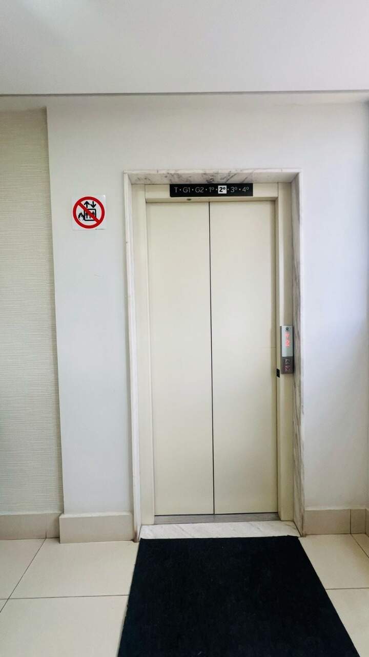 Sala à venda no Centro: 