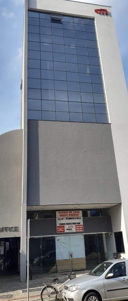 Sala à venda no Centro: 