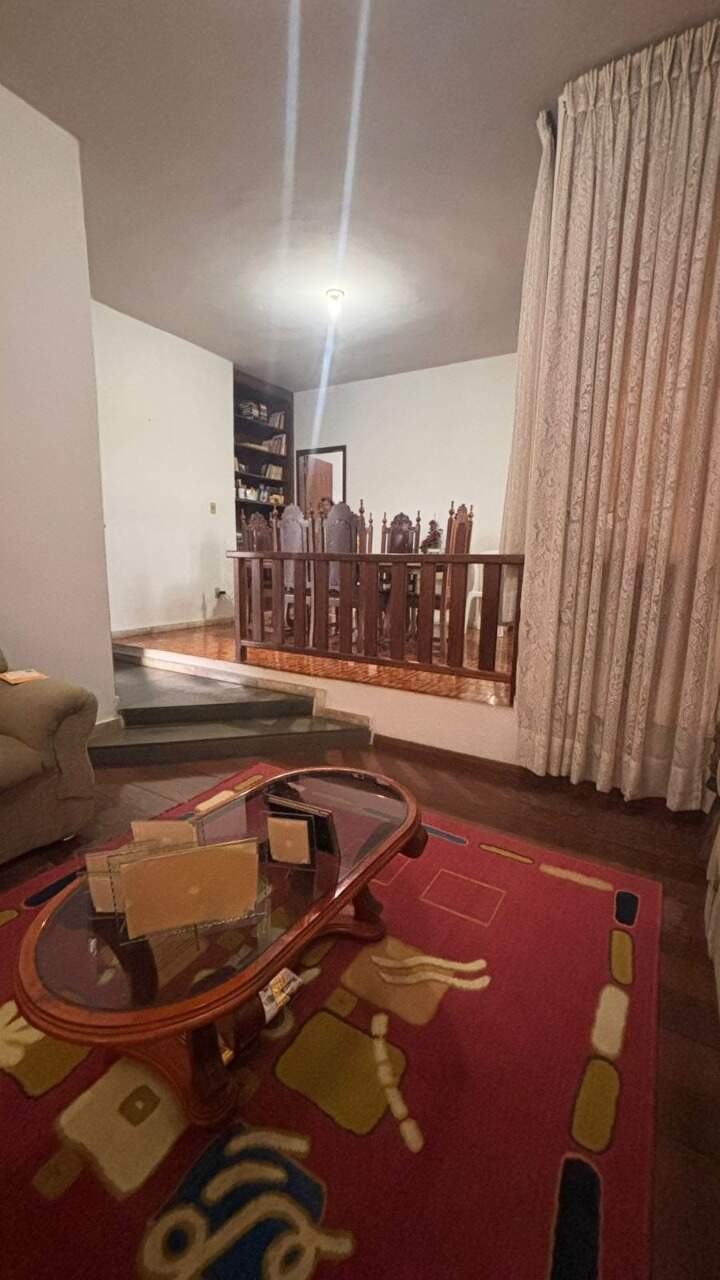 Casa à venda no Centro: 