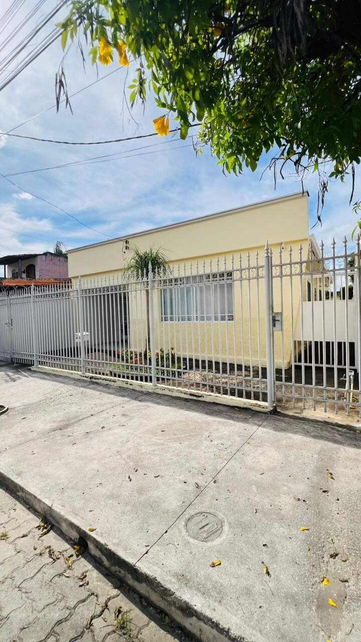 Casa à venda no Centro: 