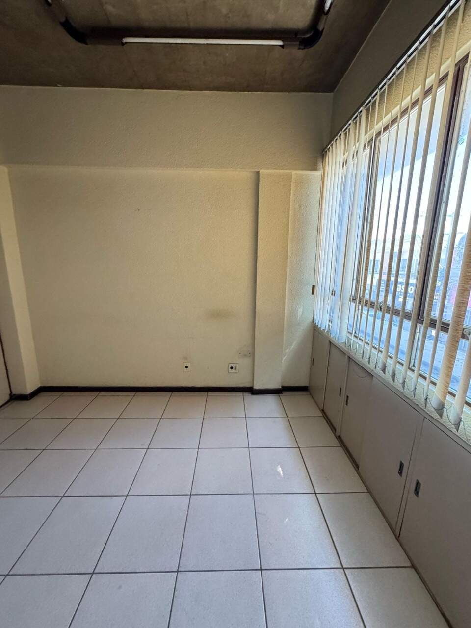 Sala à venda no Centro: 