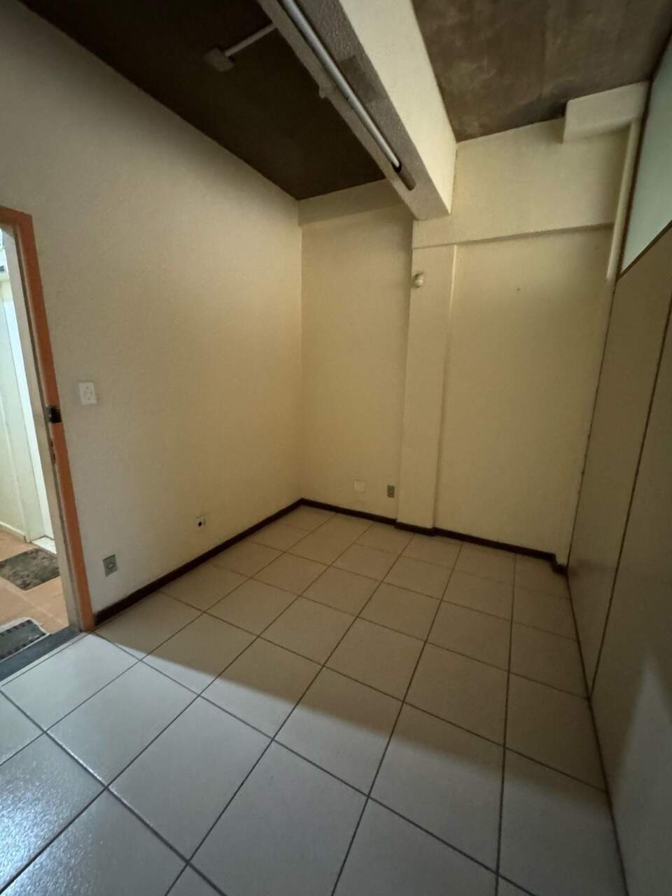 Sala à venda no Centro: 
