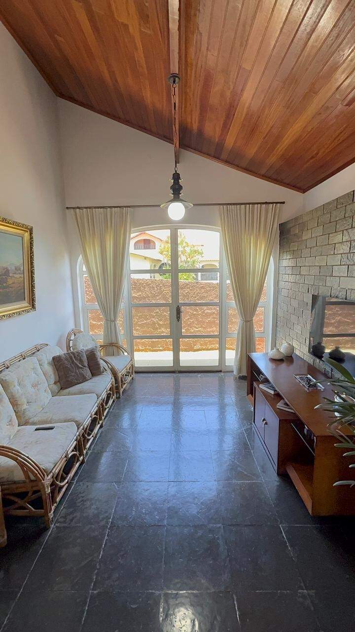 Casa à venda no Agenor Teixeira: 