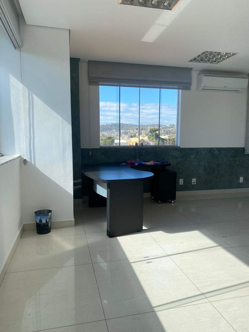 Sala para aluguel no Centro: 