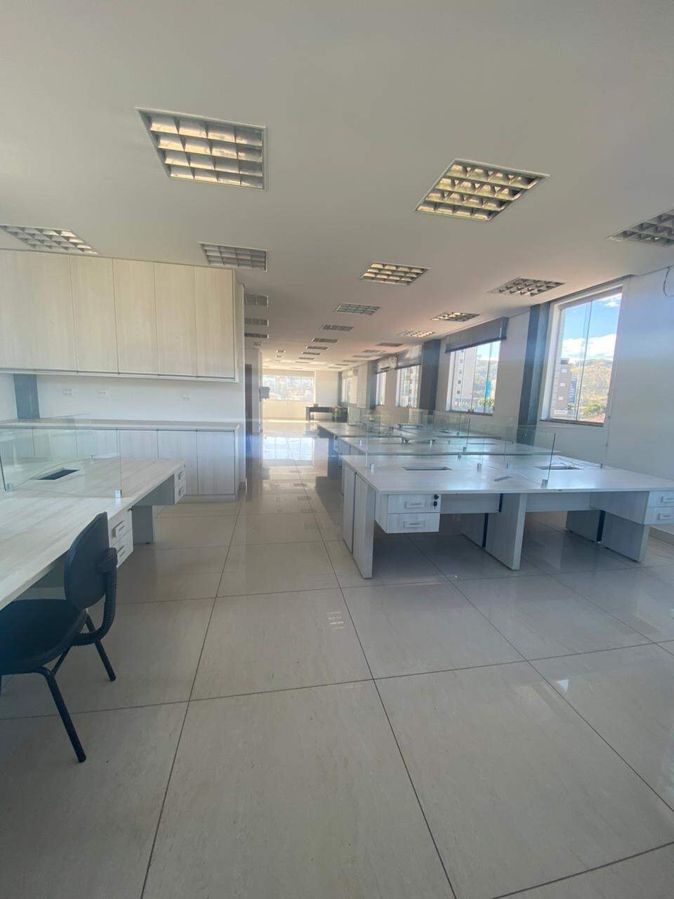 Sala para aluguel no Centro: 