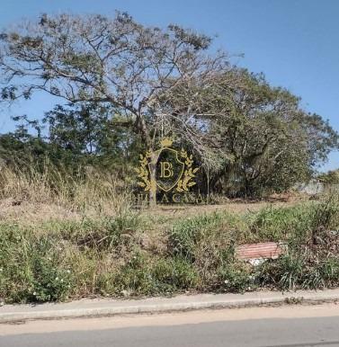 Lote à venda no XV de Novembro: 