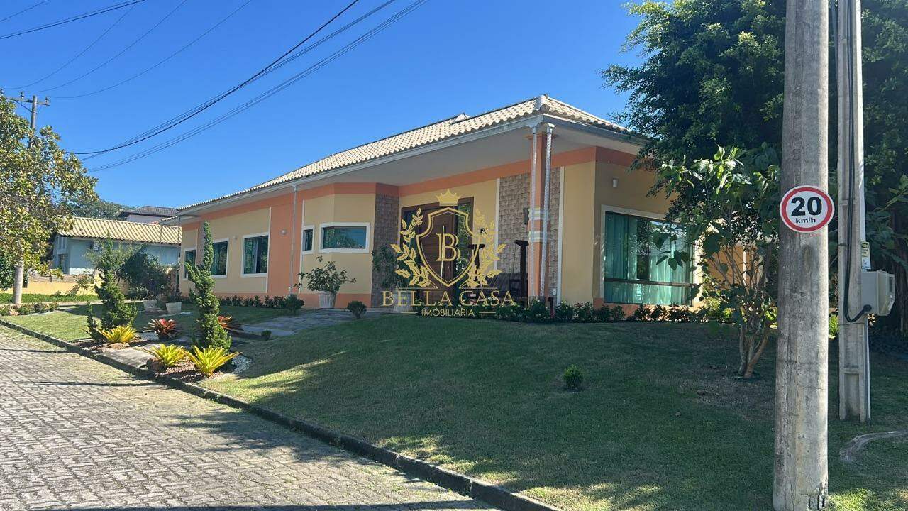 Casa em condomínio à venda no Bananeiras: 
