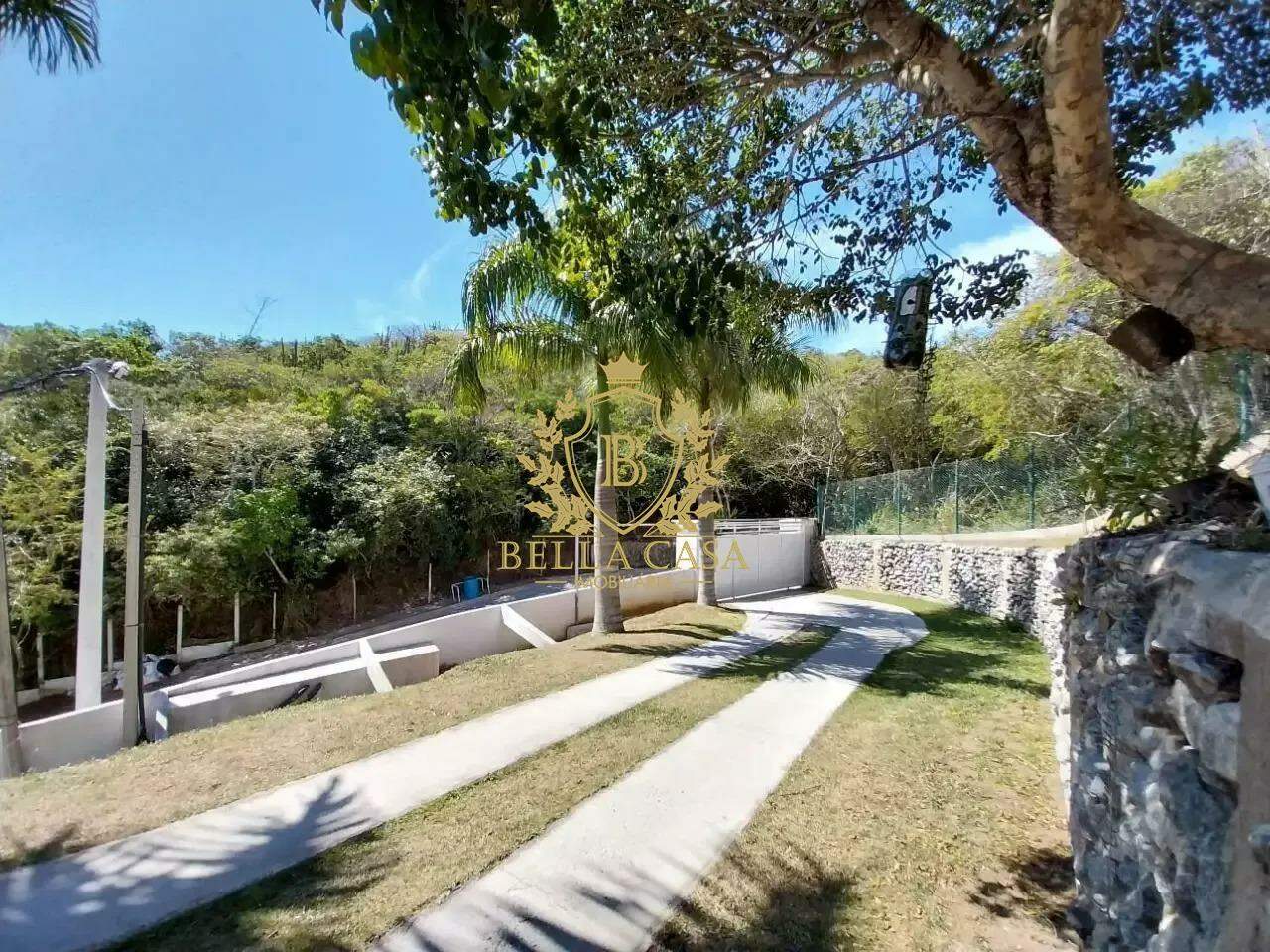 Casa em condomínio à venda no Peró: 