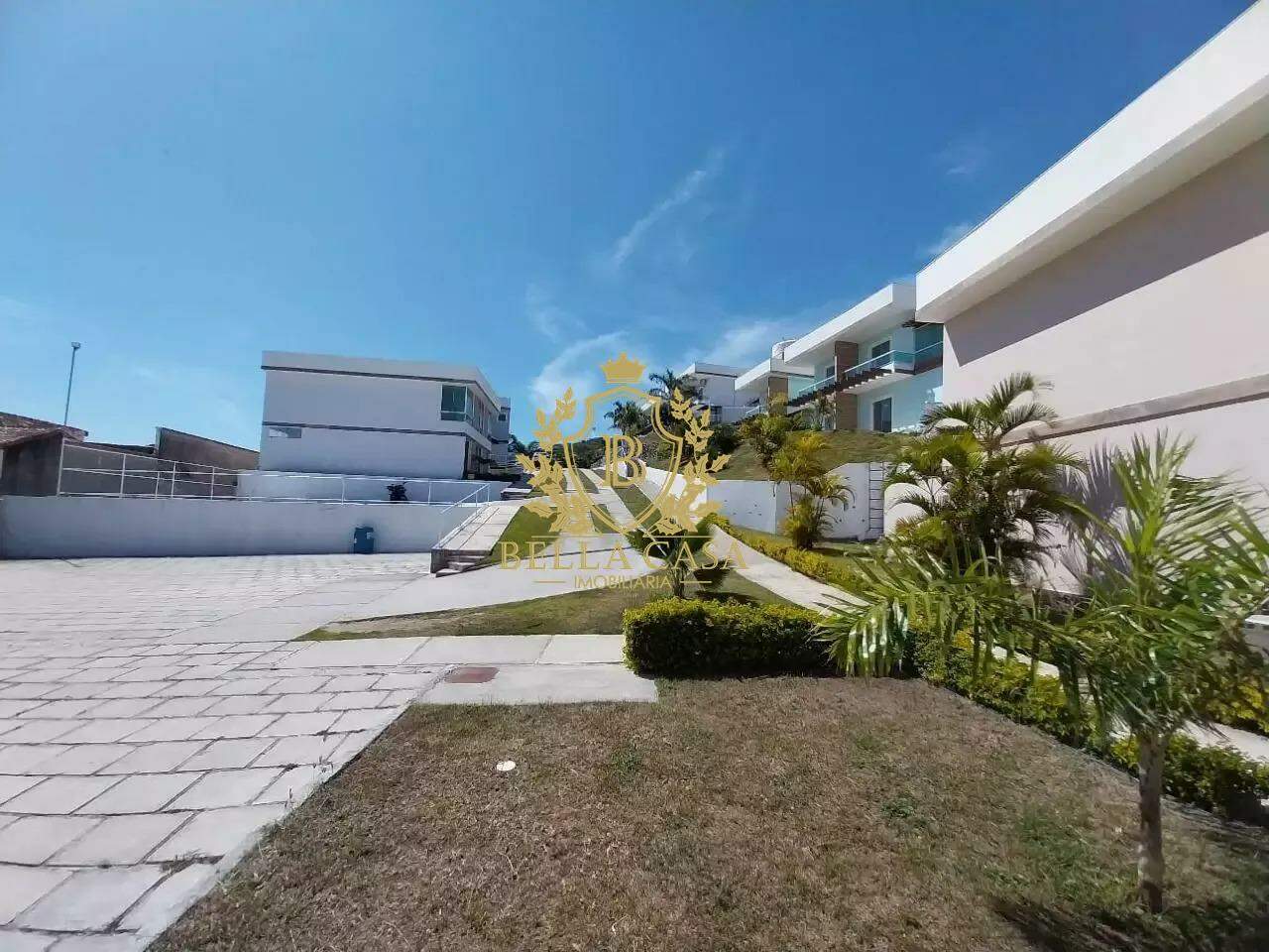 Casa em condomínio à venda no Peró: 