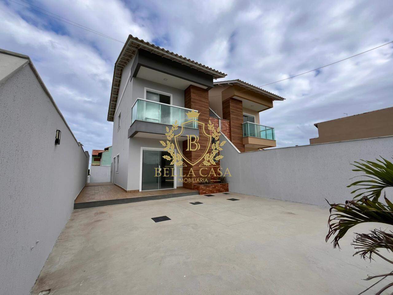 Casa à venda no Praia do Foguete: Frente com vaga para 2 carros