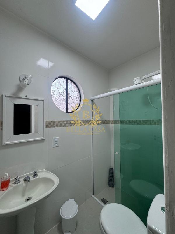 Casa à venda no Coqueiral: 