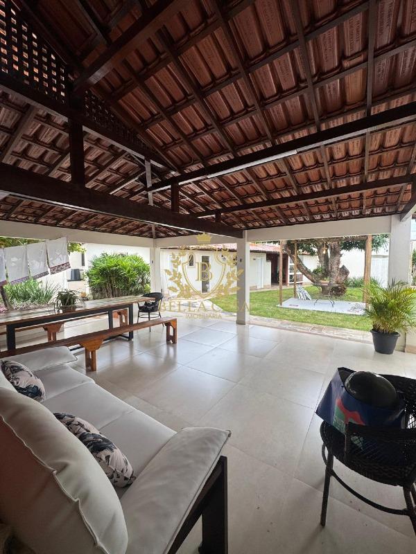 Casa à venda no Coqueiral: 