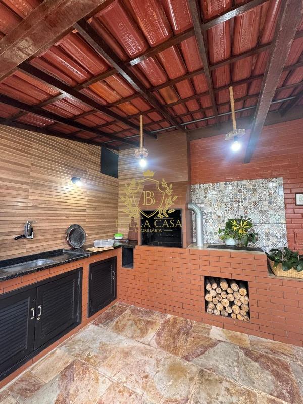 Casa à venda no Coqueiral: 