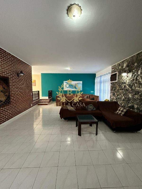 Casa à venda no Coqueiral: 