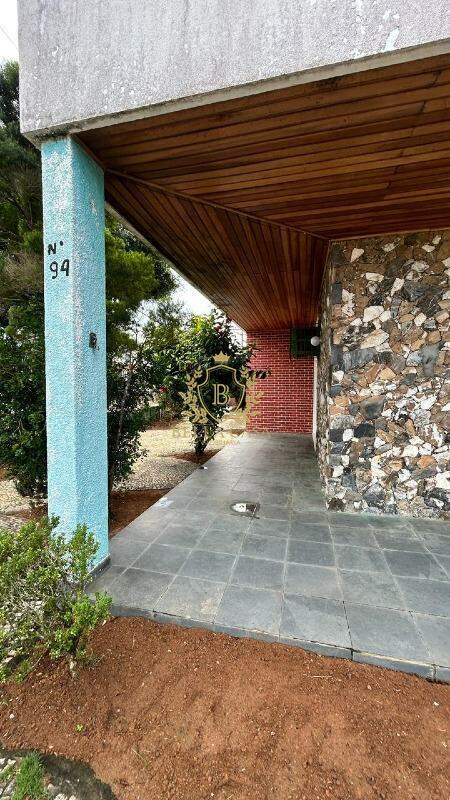 Casa à venda no Coqueiral: 