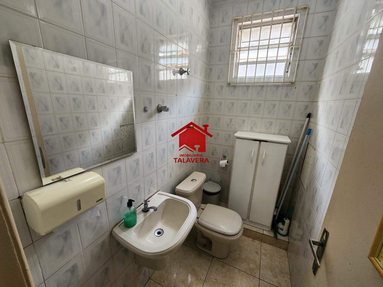 Sala à venda no Centro: 