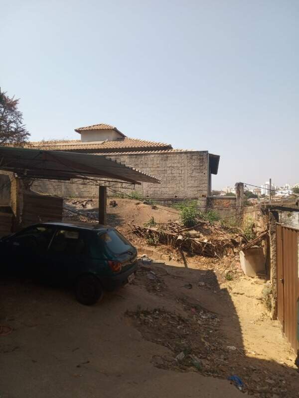Lote à venda no Santa Mônica: 