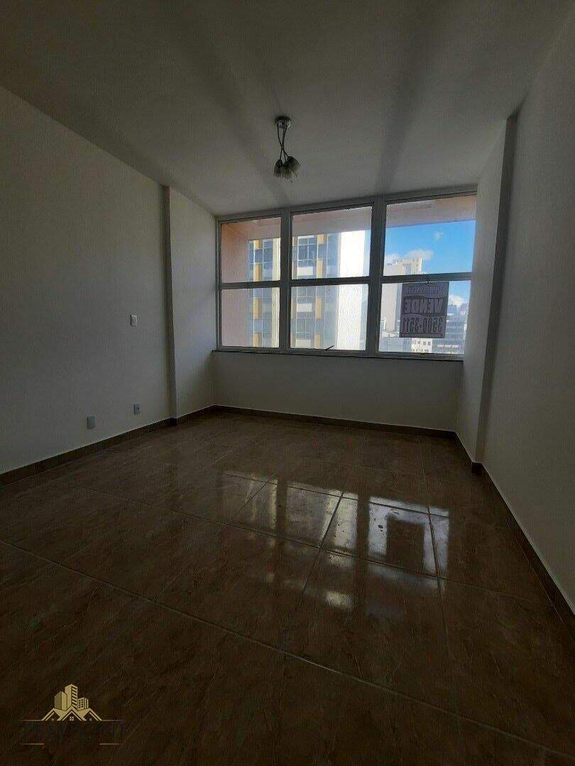 Sala à venda no Centro: 