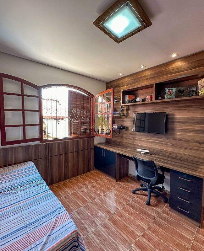 Casa à venda no Itapoã: 