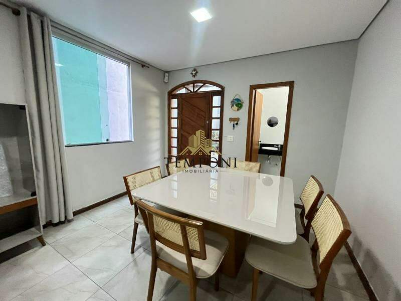 Casa em condomínio à venda no Dona Clara: 