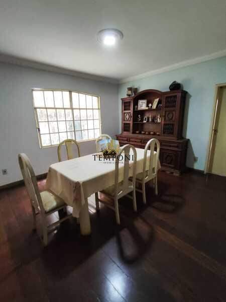 Casa à venda no Planalto: 