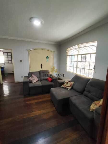 Casa à venda no Planalto: 