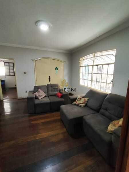 Casa à venda no Planalto: 