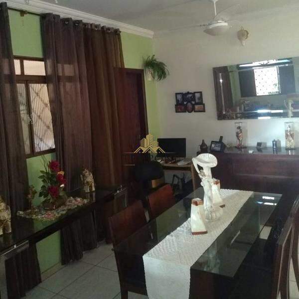 Casa à venda no Planalto: 