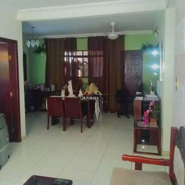 Casa à venda no Planalto: 