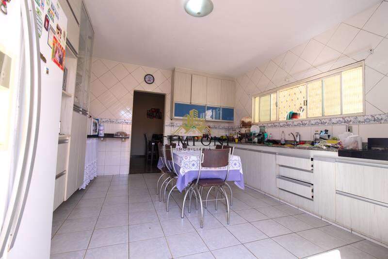 Casa à venda no Planalto: 