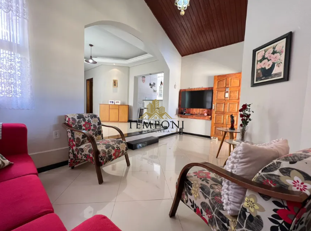 Casa em condomínio à venda no Planalto: 