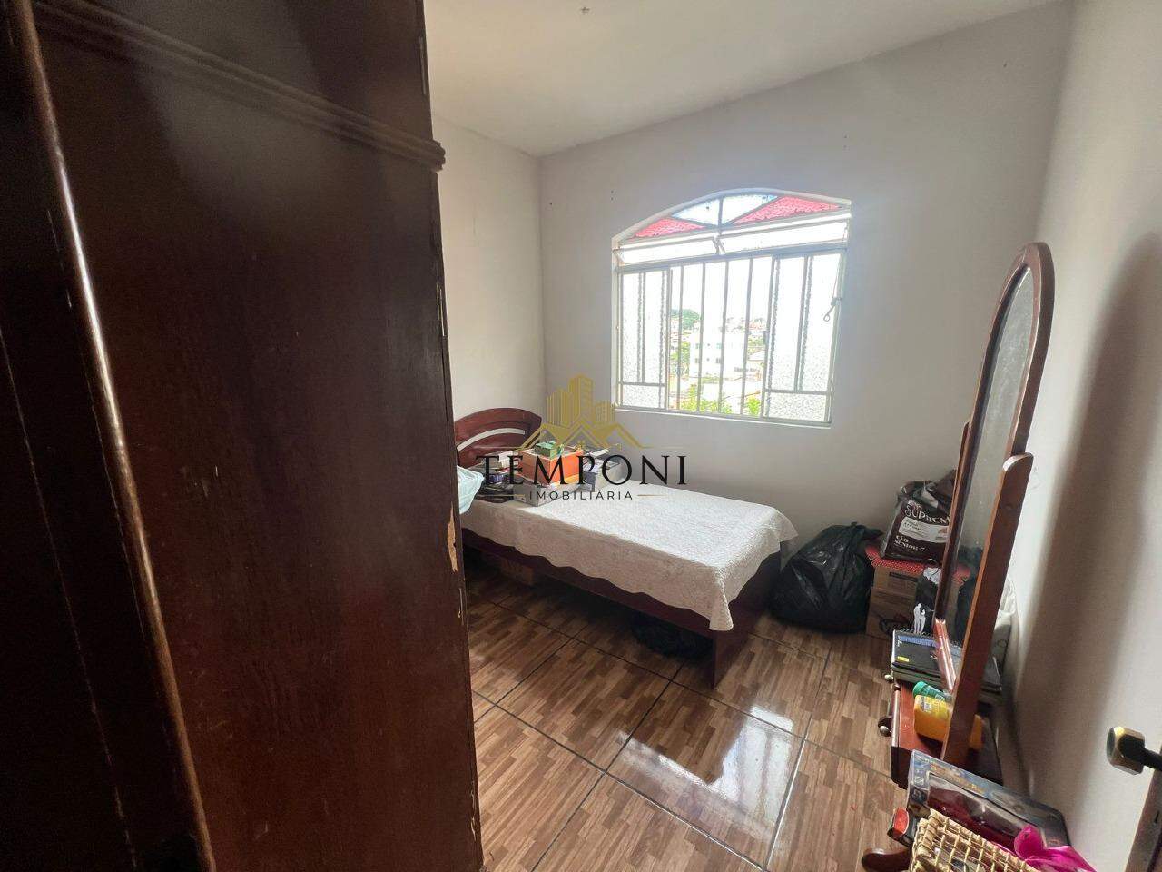 Casa à venda no Letícia: 