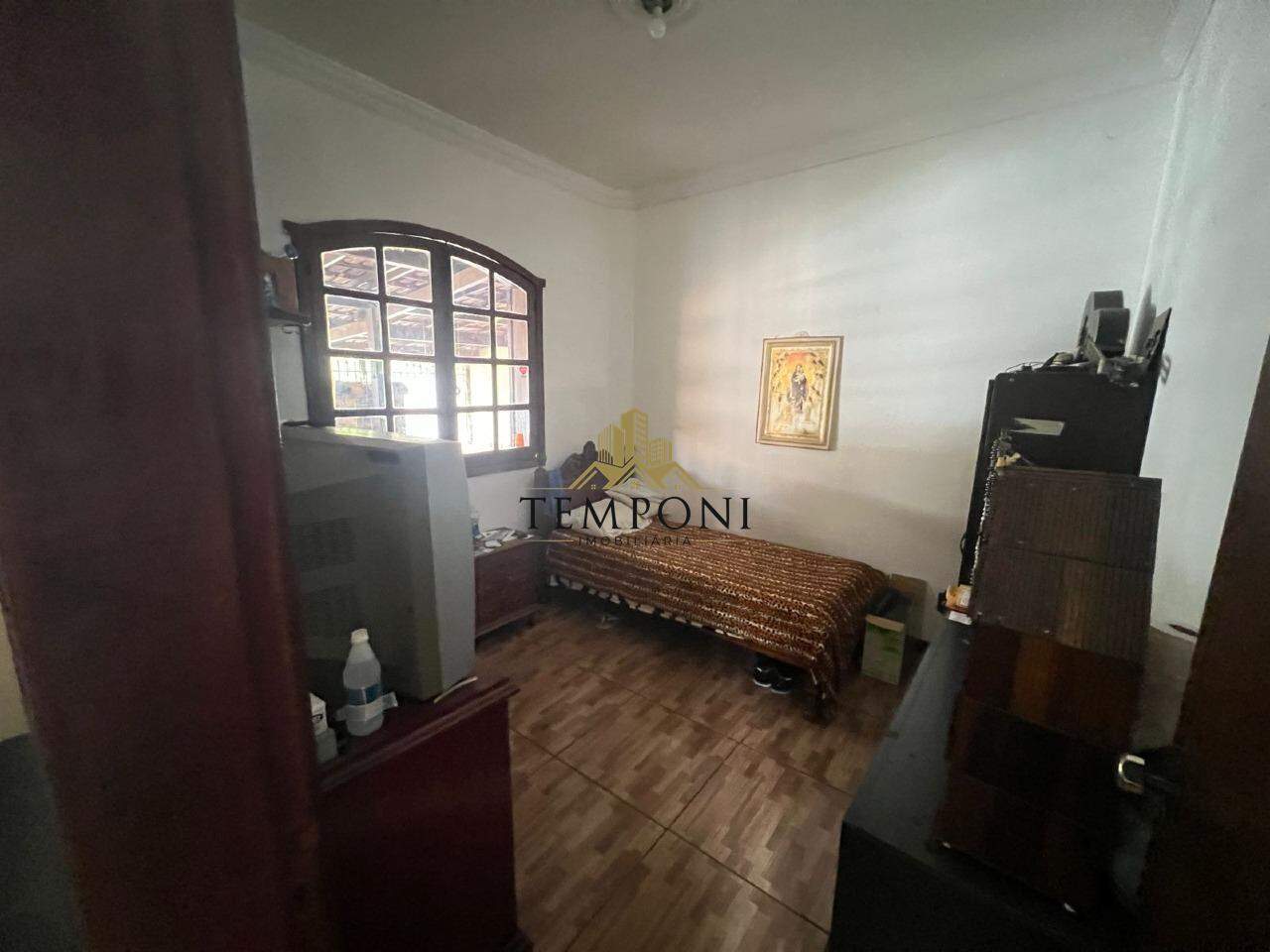Casa à venda no Letícia: 