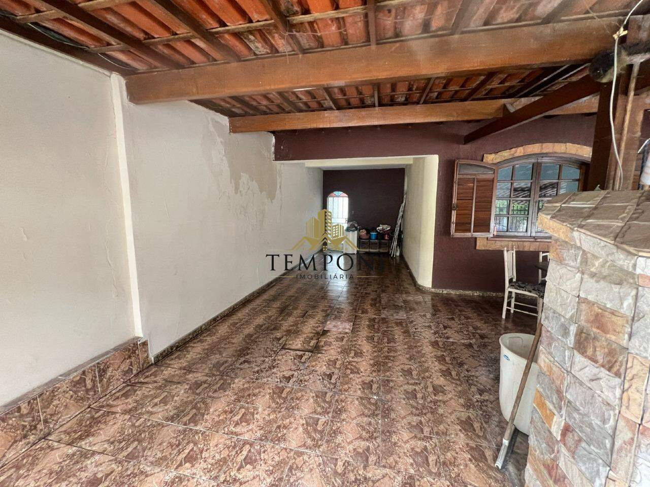 Casa à venda no Letícia: 