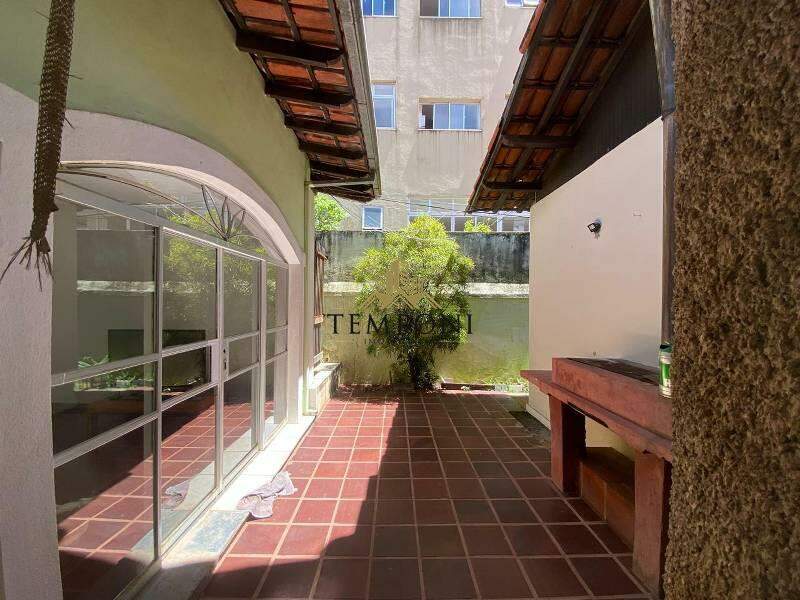 Casa à venda no Sion: 