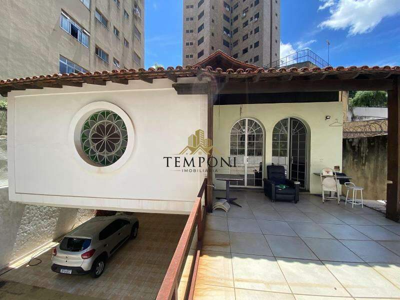 Casa à venda no Sion: 