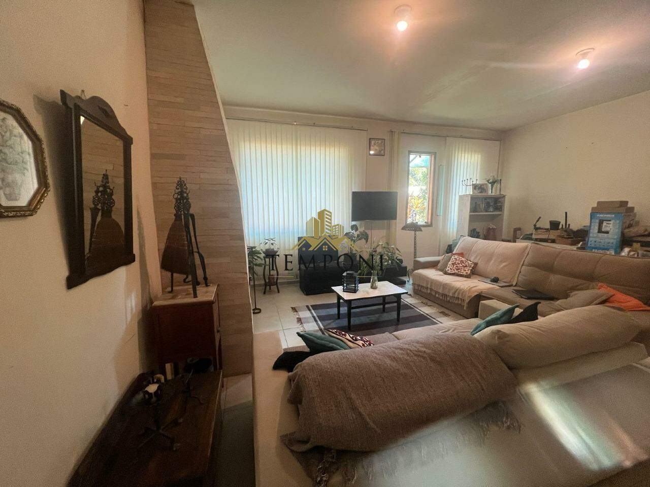 Casa em condomínio à venda no Córrego Frio: 