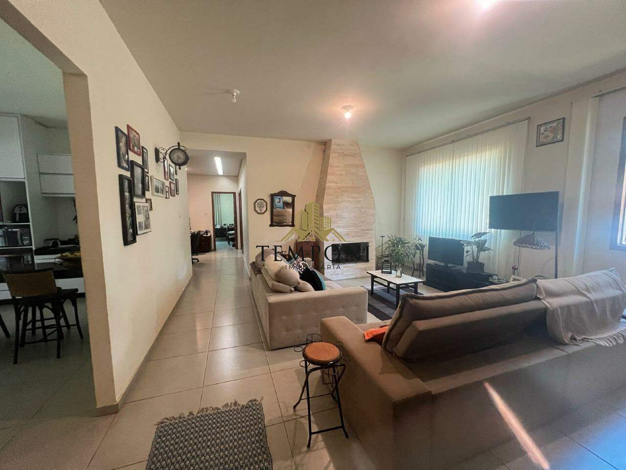 Casa em condomínio à venda no Córrego Frio: 