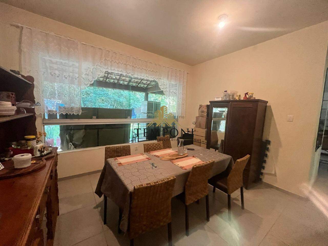 Casa em condomínio à venda no Córrego Frio: 