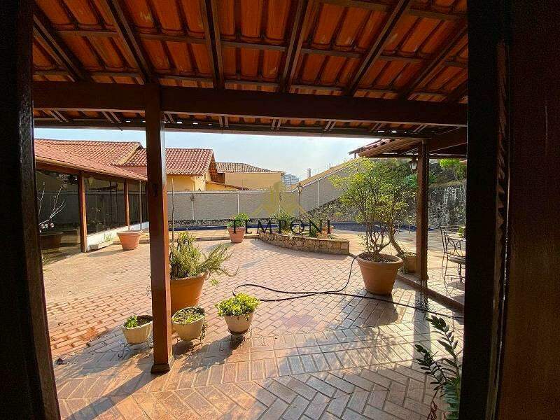 Casa à venda no Santa Lúcia: 